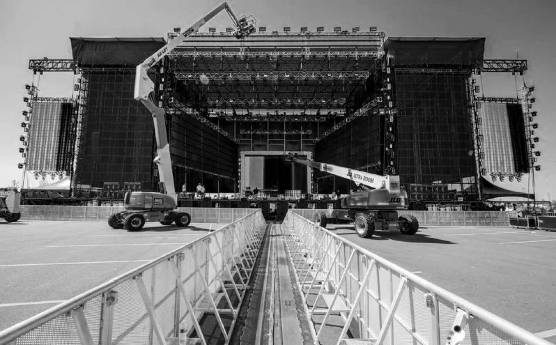 Festival main stage build with rigging and LED