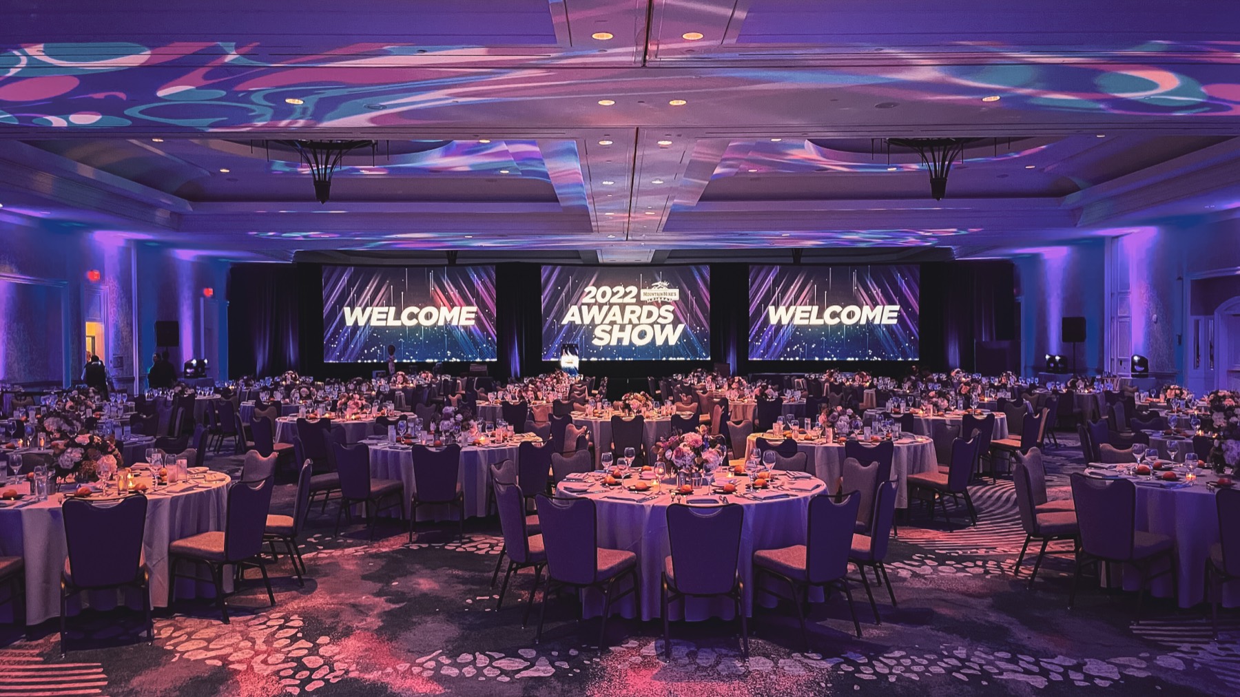 Projection-mapped awards show ballroom