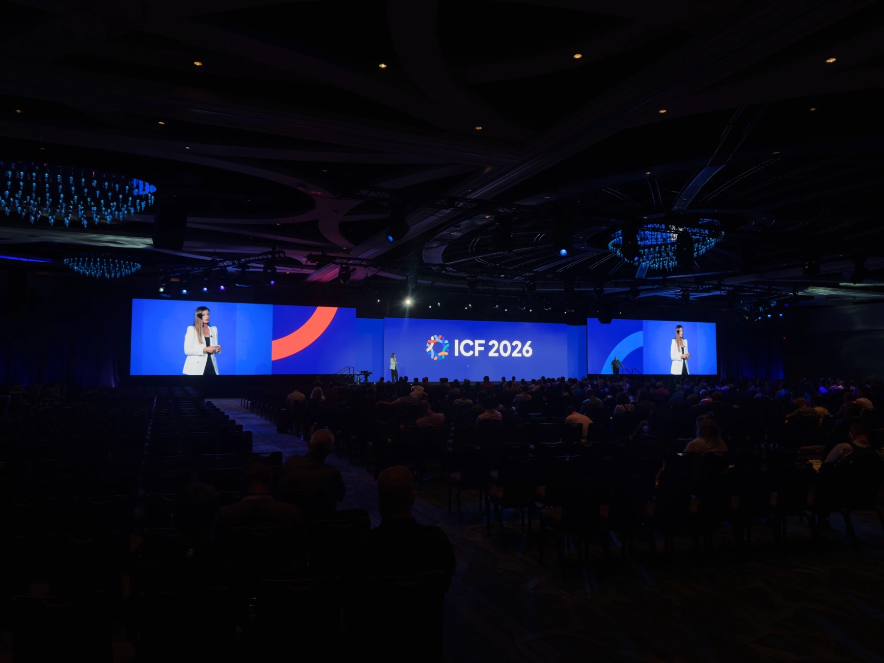 Wide-format LED stage at a general session